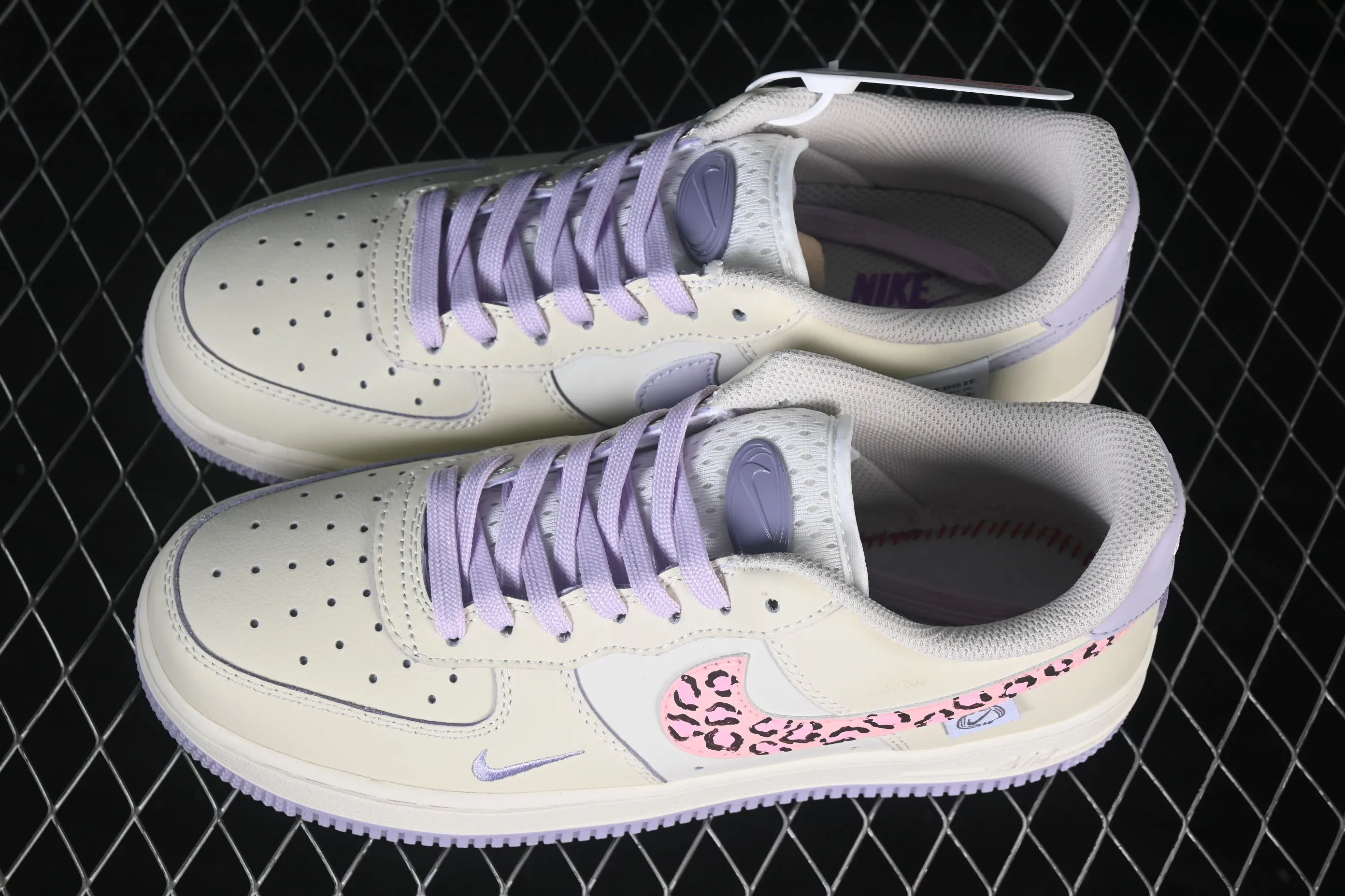 All categories Nk Air Force 1 Air Force series Nk Air Force 1 Low Air Force low-top Nike Air Force 1'07 Low "Misty Leopard" Hand-painted graffiti Milk mist leopard print Air Force 1 low-top casual sneakers FB1893-312